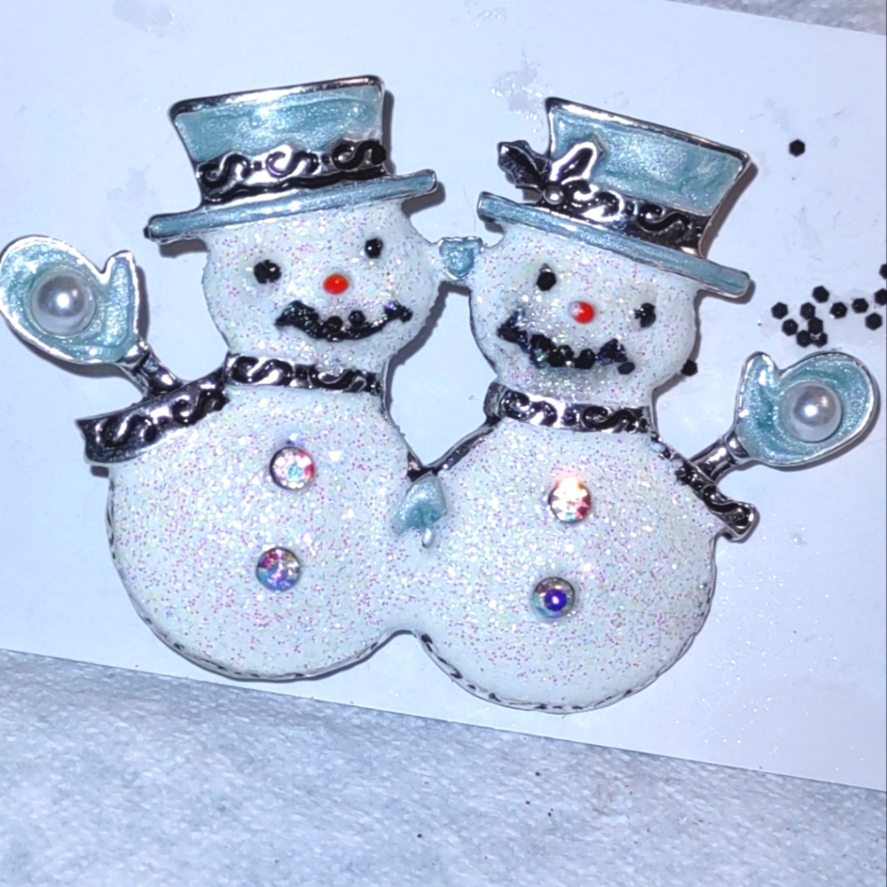 FREE Snowman Twins Brooch